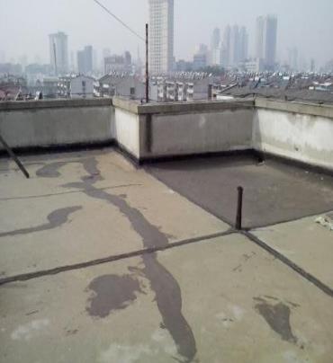 东洲漏水维修 楼顶漏水是什么原因，楼顶漏水维修方法是什么?